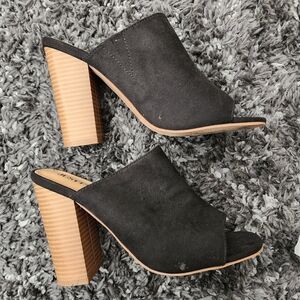 Black open toe heeled Mule